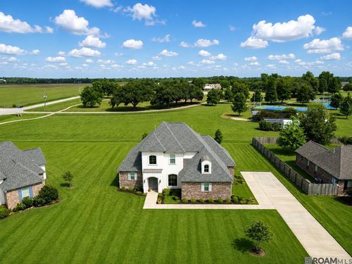 209 Amelia Ct, New Roads, LA, 70760-2677 | Card Image