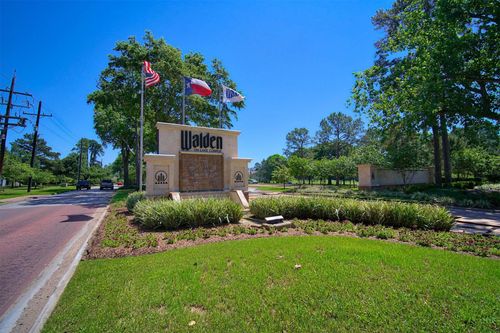 12115 Hawthorne Dr, Montgomery, TX, 77356-8959 | Card Image