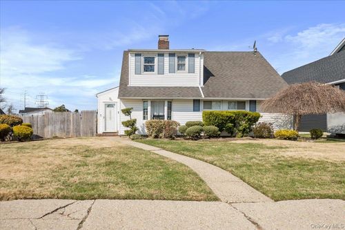 38 Celestial Ln, Levittown, NY, 11756-4215 | Card Image