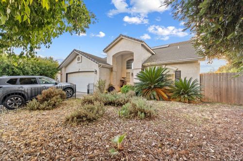 5575 N Cleo Ave, Fresno, CA, 93722-7715 | Card Image