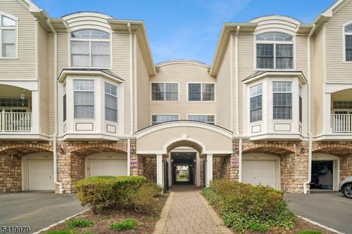 614 Turlington Ct, Livingston, NJ, 07039-8267 | Card Image