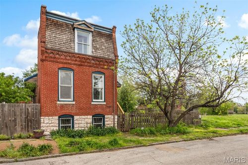 1871 Madison St, Saint Louis, MO, 63106-3019 | Card Image