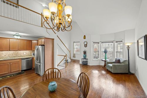 419 Autumn Dr, East Meadow, NY, 11554-2272 | Card Image