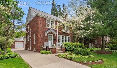 11024 Hubbard St, Livonia, MI, 48150-2782 | Card Image