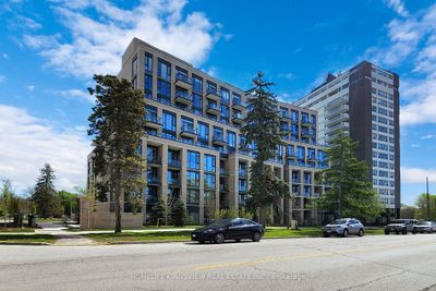 701 - 293 The Kingsway, Condo with 2 bedrooms, 2 bathrooms and 1 parking in Etobicoke ON | Image 2