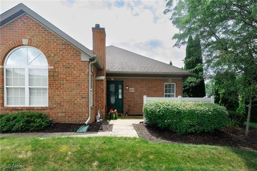 4475 Hunters Chase Ln, Wooster, OH, 44691-7311 | Card Image