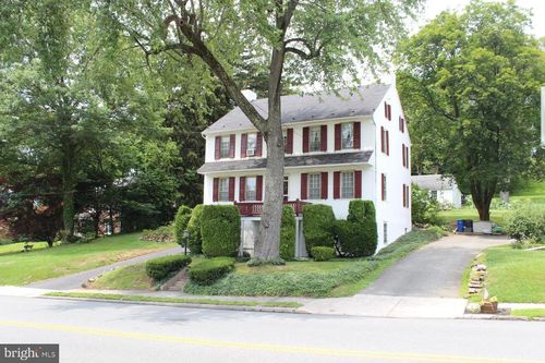 375 W Philadelphia Ave, BOYERTOWN, PA, 19512-1433 | Card Image