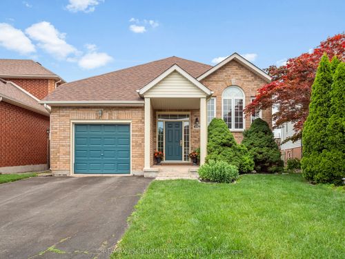 4279 Southerland Crt, Niagara Falls, ON, L2G7W4 | Card Image