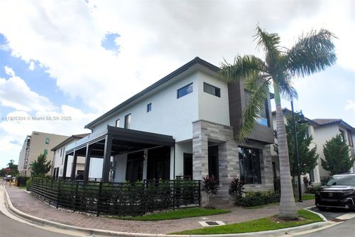 8002 Nw 43rd St, Doral, FL, 33166-5706 | Card Image