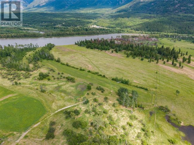 7398 Yellowhead Highway, House other with 3 bedrooms, 1 bathrooms and null parking in Darfield BC | Image 36