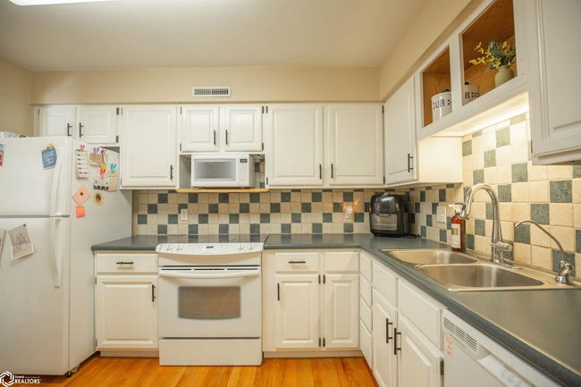 APT-8 - 408 S Hall St, Condo with 2 bedrooms, 2 bathrooms and null parking in Algona IA | Image 13