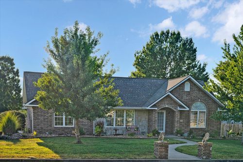 1485 S Village Ln, Bolivar, MO, 65613-2766 | Card Image