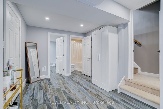 524 Fergo Ave, House attached with 4 bedrooms, 3 bathrooms and 2 parking in Mississauga ON | Image 34