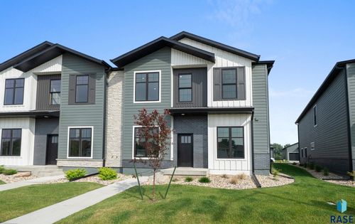 8617 W Shoreline Pl, Sioux Falls, SD, 57107-8515 | Card Image