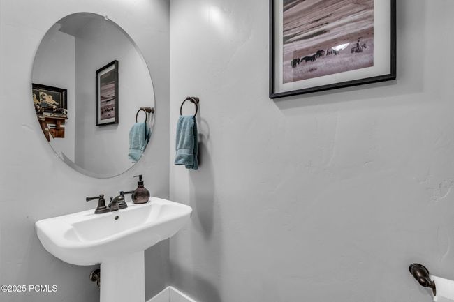 1962 Bluff Crest Rd, Home with 4 bedrooms, 3 bathrooms and null parking in Francis UT | Image 19