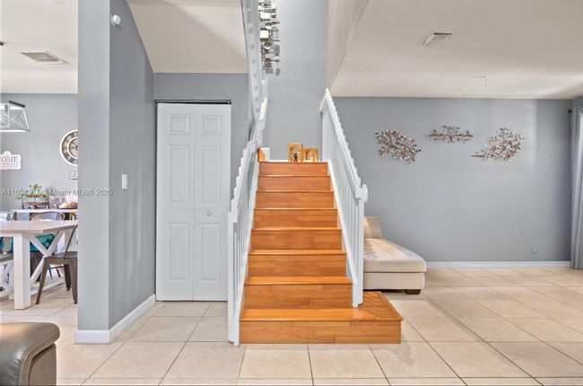 3427 W 89 Th Ter, Townhouse with 3 bedrooms, 3 bathrooms and null parking in HIALEAH FL | Image 12
