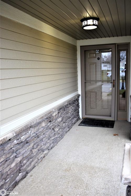 412 Polk St, Iowa Falls, IA, 50126-1359 | Card Image