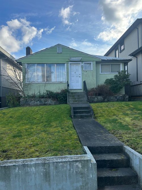 4386 Oxford St, Burnaby, BC, V5C1E4 | Card Image