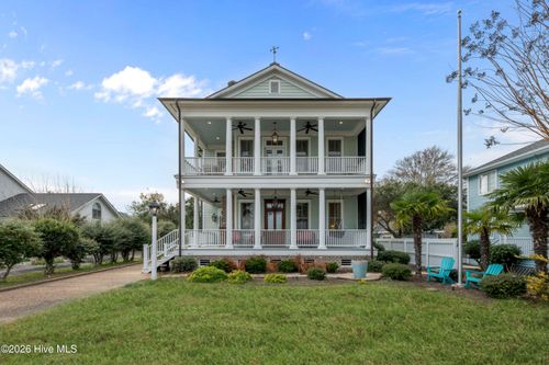 203 Vandemere St, Oriental, NC, 28571-9385 | Card Image