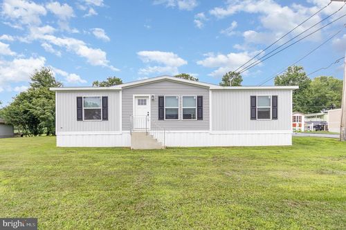 12 Lebanon Valley Ct, Lebanon, PA, 17046-9645 | Card Image
