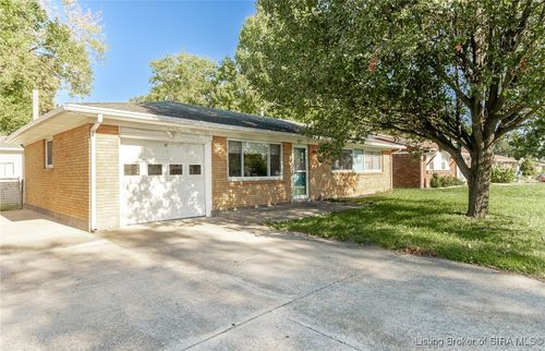 927 Silverwood Dr, Clarksville, IN, 47129-1115 | Card Image