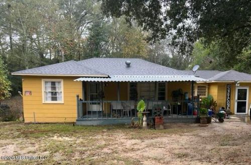 2214 N 3rd Ave, Laurel, MS, 39440-2360 | Card Image
