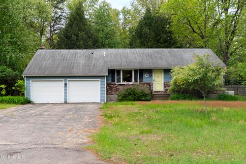 37 Ichabod Ln, Ballston Spa, NY, 12020-3052 | Card Image