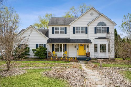 3 Shang Lee Dr, Manorville, NY, 11949-2940 | Card Image