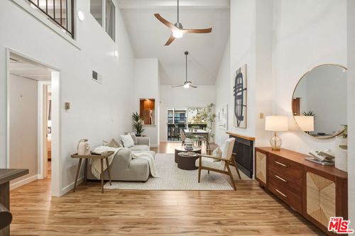 7306 Summertime Ln, Culver City, CA, 90230-4584 | Card Image