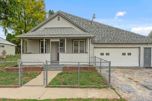 7 Lincoln St, Harvard, IL, 60033-3137 | Card Image