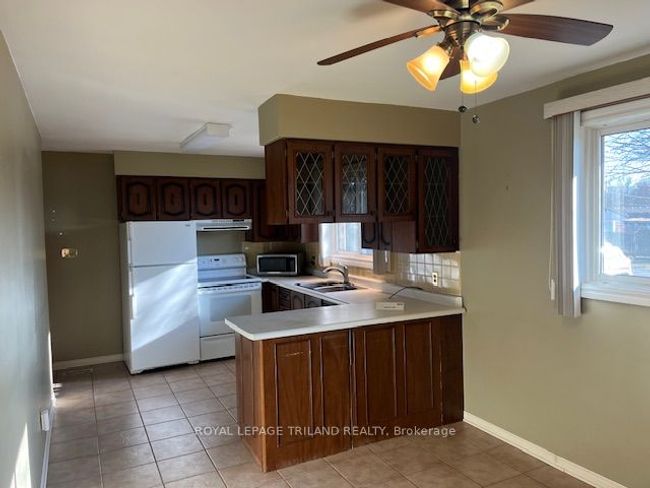 255 Randolph St, House other with 3 bedrooms, 1 bathrooms and 4 parking in Glencoe ON | Image 5