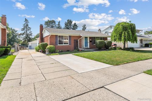 1868 Treadwell St, Westland, MI, 48186-3915 | Card Image