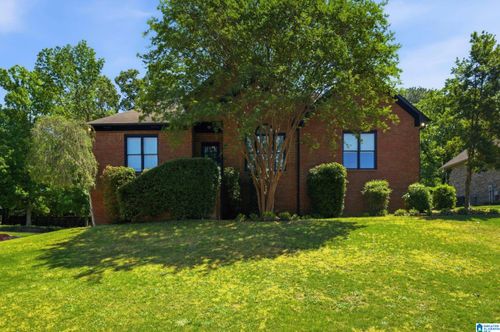 529 Willow Ln, TRUSSVILLE, AL, 35173-1875 | Card Image