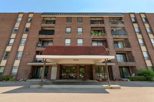 unit-2e-6330 Lincoln Ave, Morton Grove, IL, 60053-2858 | Card Image