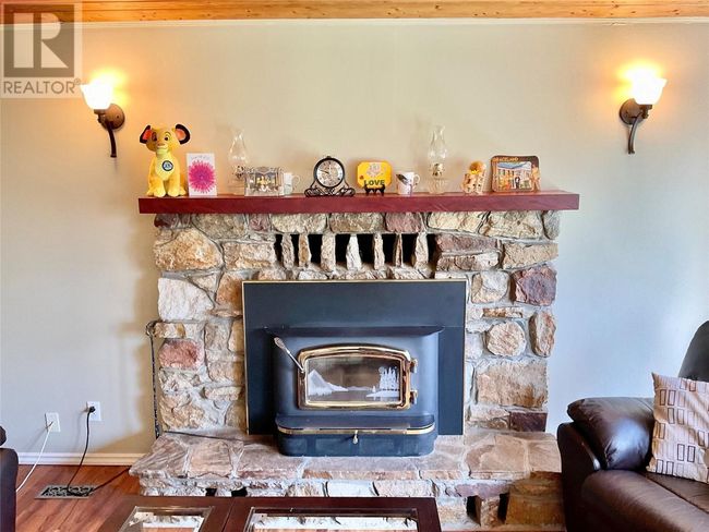 1715 Highway 33, House other with 3 bedrooms, 3 bathrooms and 1 parking in Rock Creek BC | Image 20