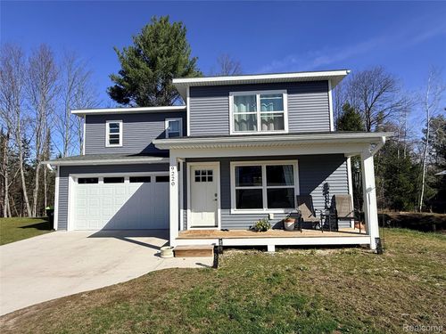 9220 S Flaska Dr, Cedar, MI, 49621-9305 | Card Image