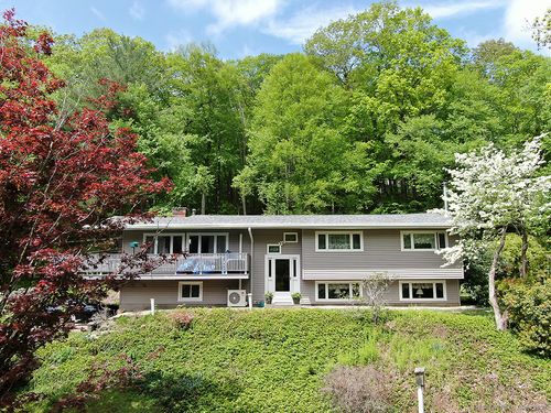 204 W Hill Rd, New Hartford, CT, 06057-2518 | Card Image