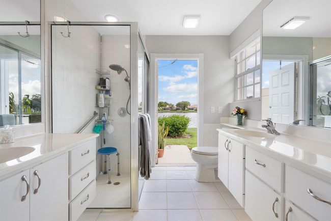 7770 Se Spicewood Cir, Condo with 2 bedrooms, 2 bathrooms and null parking in Hobe Sound FL | Image 24