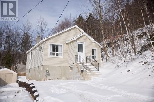 121 Kitchener Ave, Sudbury, ON, P3B2Z1 | Card Image