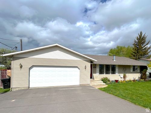 434 S 2nd E, Soda Springs, ID, 83276-1671 | Card Image