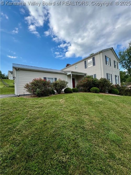 5200 Shelly Ln, Cross Lanes, WV, 25313-1810 | Card Image