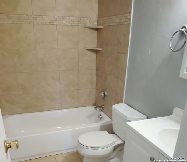 APT-8A - 2500 Avenue, Condo with 2 bedrooms, 1 bathrooms and null parking in Hondo TX | Image 11