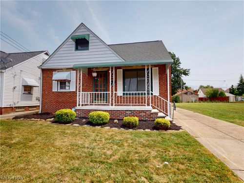 849 E 216th St, Euclid, OH, 44119-1868 | Card Image