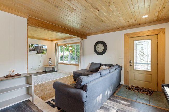 Living Room | Image 7