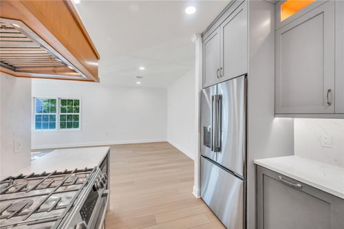 87 Pond View Dr, Port Washington, NY, 11050-2445 | Card Image