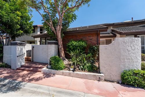 644 Avery Pl, Long Beach, CA, 90807-3175 | Card Image