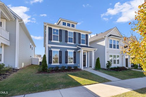 253 Pear Blossom Pkwy, Clayton, NC, 27520-2075 | Card Image