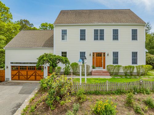 73 Westmoreland Dr, Falmouth, MA, 02540-2129 | Card Image