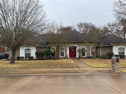 6401 Bayou Crossing Dr, Alexandria, LA, 71303-7036 | Card Image