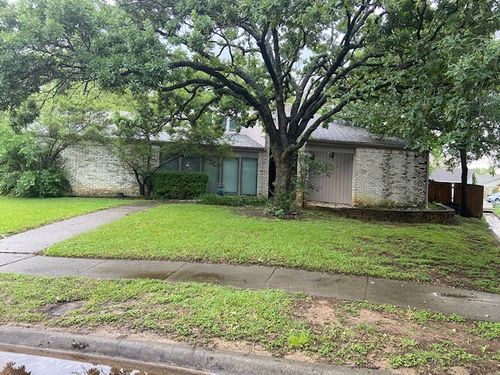 742 Hummingbird Cir, Lewisville, TX, 75067-5810 | Card Image